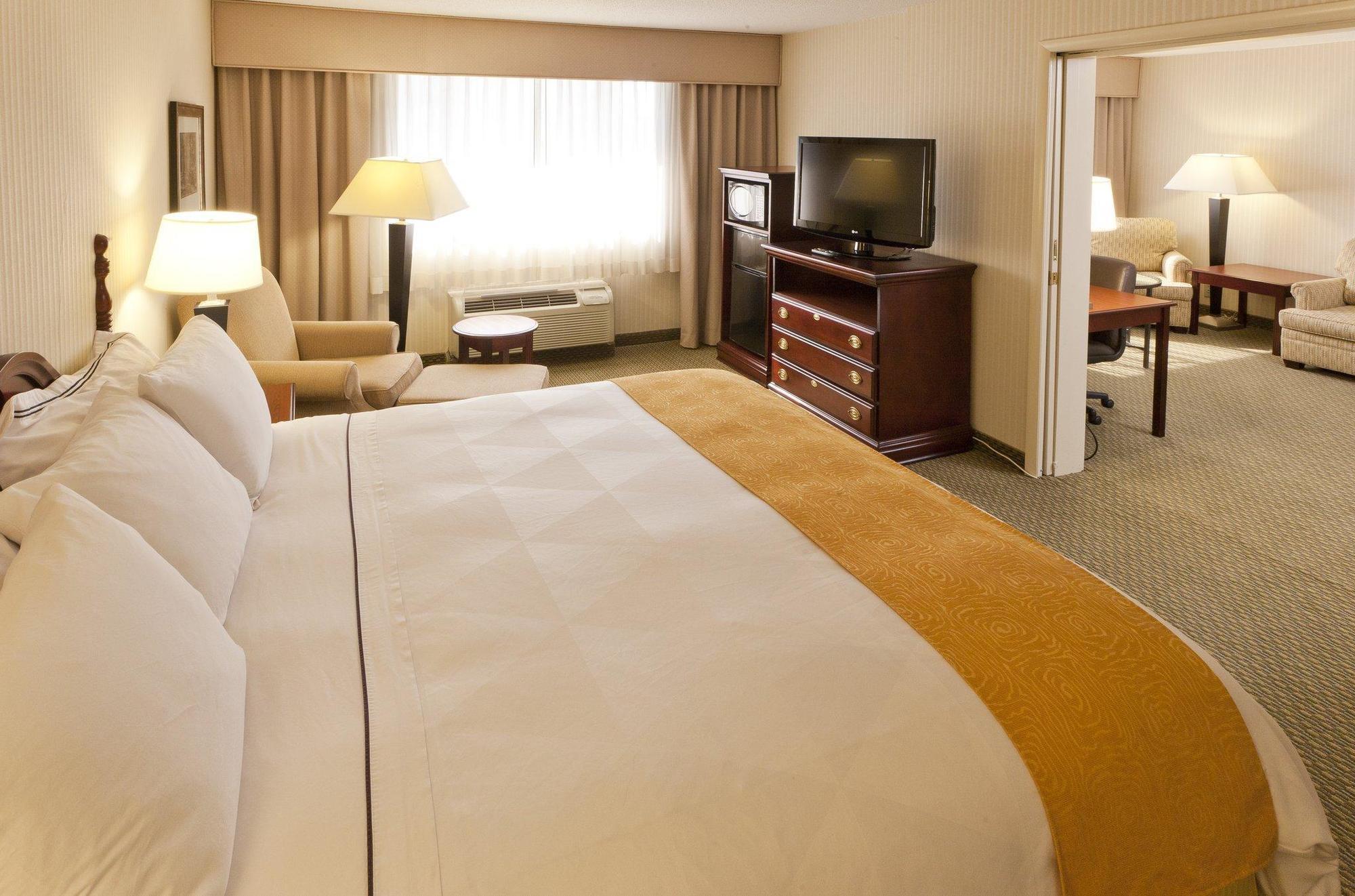 Hilton Garden Reagan National Airport Hotel Arlington